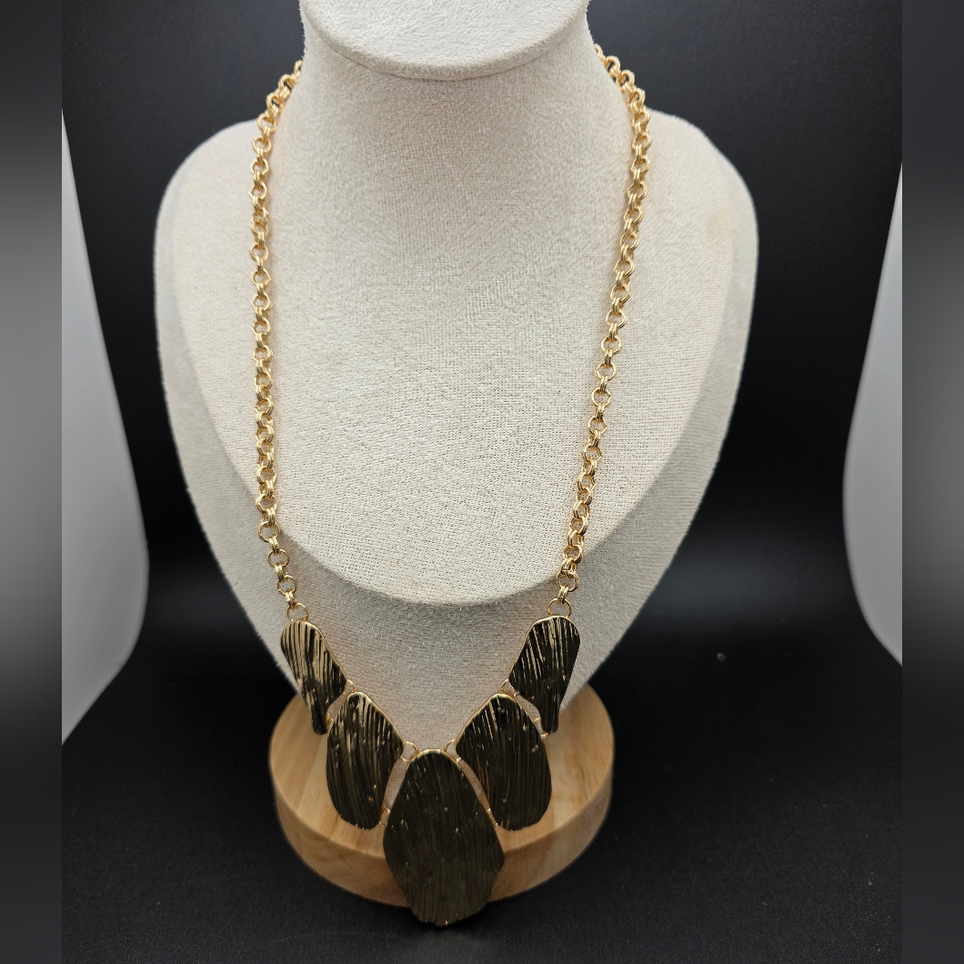 Elegant Gold Necklace For Women (2082)